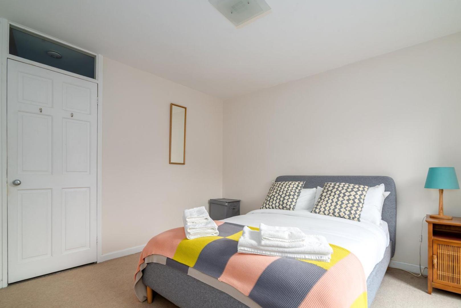 Ferienwohnung Guestready - Lovely Ground Floor Duplex With Patio In Southbank London Exterior foto