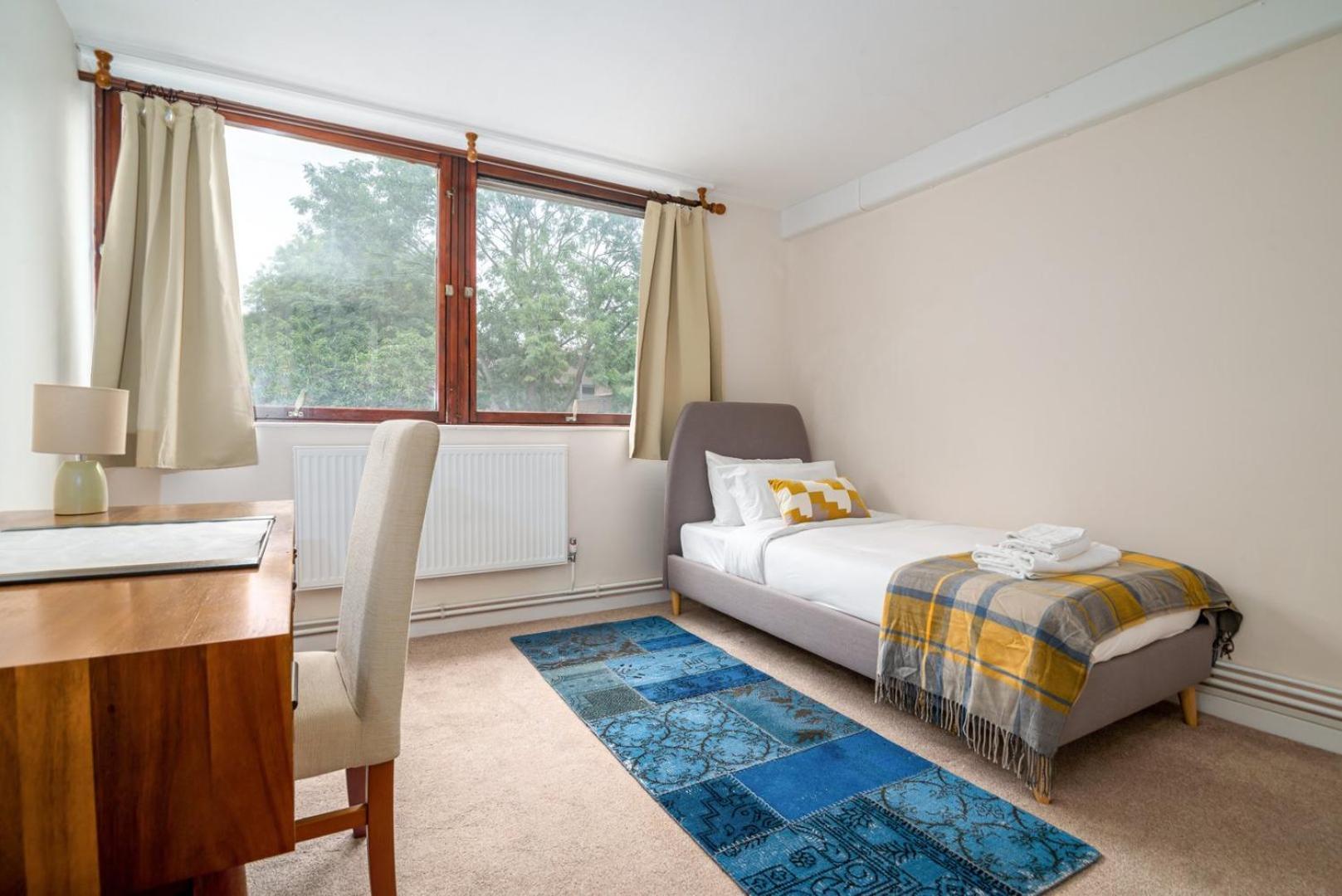 Ferienwohnung Guestready - Lovely Ground Floor Duplex With Patio In Southbank London Exterior foto